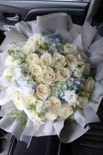 Load image into Gallery viewer, Designer’s Choice Premium Bouquet
