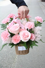 Load image into Gallery viewer, Carnation&Rose Basket