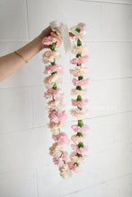 Load image into Gallery viewer, Flower Leis