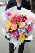 Load image into Gallery viewer, Confetti Designer's Choice Bouquet