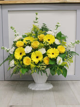 Load image into Gallery viewer, Sympathy Flower Basket