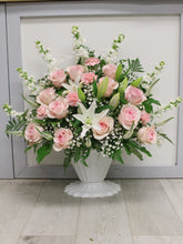 Load image into Gallery viewer, Sympathy Flower Basket
