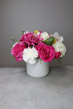 Load image into Gallery viewer, Timeless Elegance Centrepiece