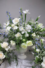Load image into Gallery viewer, Garden Style Statement Flower