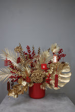 Load image into Gallery viewer, FAUX Holiday Arrangement Premium