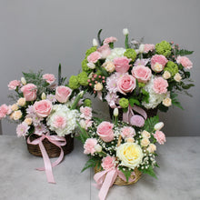 Load image into Gallery viewer, Flower Basket (Designer's Choice)