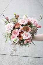 Load image into Gallery viewer, Premium Bridal Bouquet