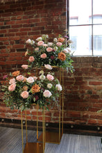 Load image into Gallery viewer, Vaseless Statement Arrangement