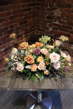 Load image into Gallery viewer, Vaseless Garden Style Centrepiece