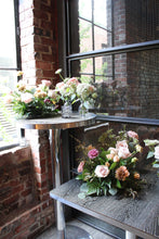 Load image into Gallery viewer, Small Vaseless Garden Style Centrepiece