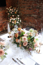 Load image into Gallery viewer, Vaseless Garden Style Centrepiece