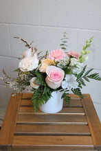 Load image into Gallery viewer, Petite Centrepiece