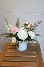 Load image into Gallery viewer, Petite Centrepiece
