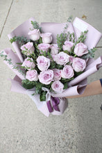 Load image into Gallery viewer, Classic Rose Bouquet