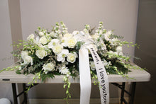 Load image into Gallery viewer, Casket Spray