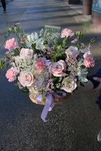 Load image into Gallery viewer, Flower Basket (Designer's Choice)