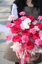 Load image into Gallery viewer, Sweet Heart Arrangement