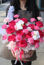 Load image into Gallery viewer, Sweet Heart Arrangement