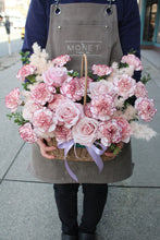 Load image into Gallery viewer, Carnation&Rose Basket