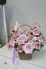 Load image into Gallery viewer, Carnation&Rose Basket