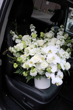 Load image into Gallery viewer, White and Green Elegant Arrangement Vancouverf