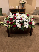 Load image into Gallery viewer, Casket Spray