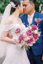 Load image into Gallery viewer, Basic Bridal Bouquet