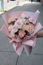 Load image into Gallery viewer, mixed color carnation bouquet vancouver