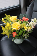 Load image into Gallery viewer, Bright Designer&#39;s Choice Vase Arrangement
