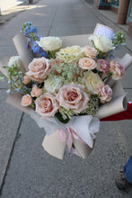 Load image into Gallery viewer, Pastel Designer&#39;s Choice Bouquet
