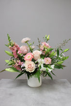 Load image into Gallery viewer, Pastel Designer&#39;s Choice Vase Arrangement
