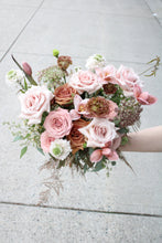 Load image into Gallery viewer, Premium Bridal Bouquet
