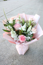 Load image into Gallery viewer, Pastel Designer's Choice Bouquet
