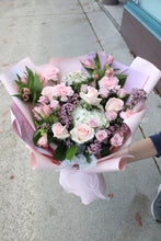 Load image into Gallery viewer, Pastel Designer's Choice Bouquet
