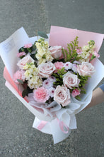 Load image into Gallery viewer, Pastel Designer's Choice Bouquet
