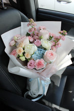 Load image into Gallery viewer, Pastel Designer's Choice Bouquet
