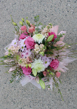 Load image into Gallery viewer, dreamy pink bouquet vancouver
