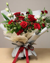 Load image into Gallery viewer, Holiday Designer&#39;s Choice Bouquet
